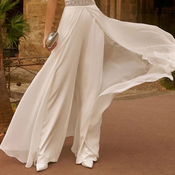 Ivory Jumpsuit/Pansuit V-neck Sleeveless (from Missacc.com) - Picture 3 of 8